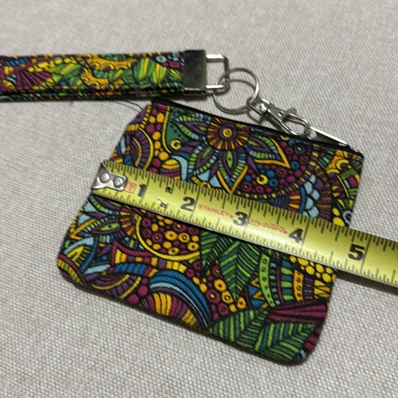 Free With $25 Purchase-Mini Zip Wallet with Detachable Key Chain-Floral-EUC - Picture 6 of 9